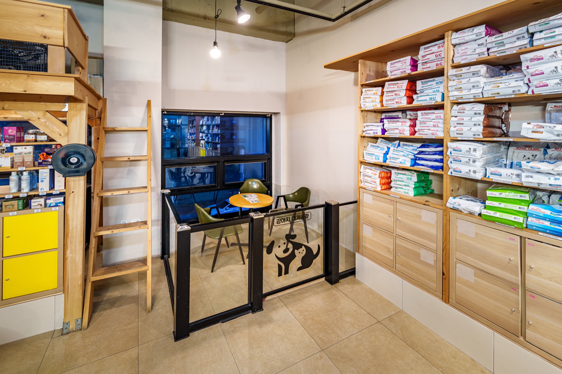 혁신도시점 애견대기실